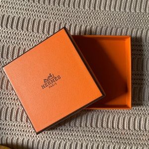 Hermès orange bracelet box